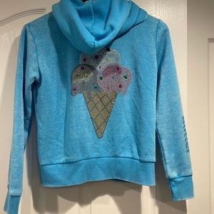 Very comfortable sweatshirt 8/10